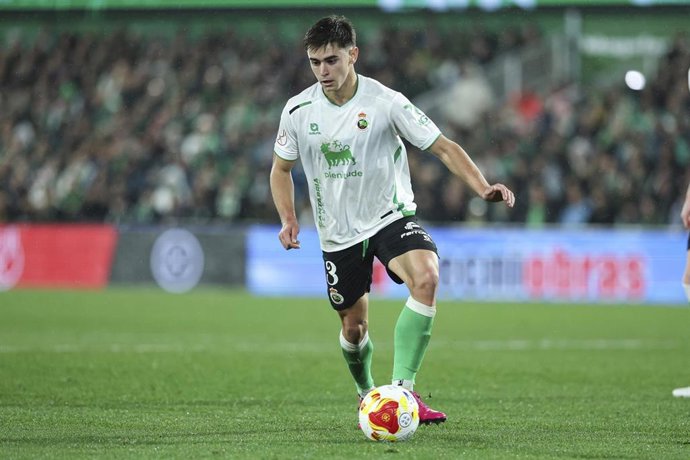 Archivo - Mario García, en un partido con el Racing de Santander.