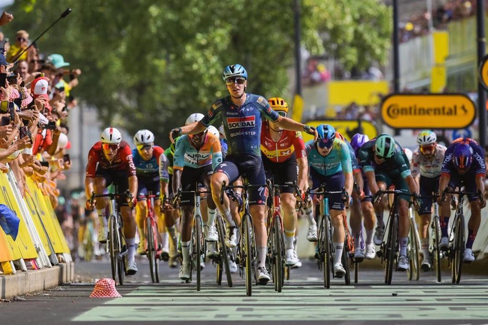 El ciclista belga Tim Merlier (Soudal Quick-Step) ha ganado este viernes la séptima etapa del Tour de Francia 2026, disputada entre Hagetmau y Burdeos sobre 175,1 kilómetros