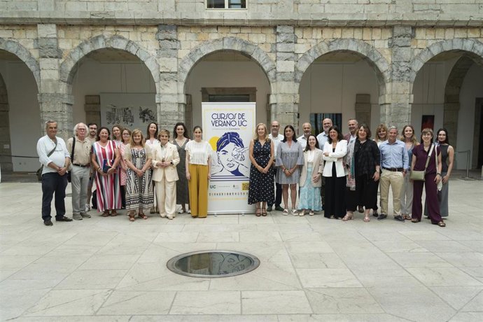 El Parlamento de Cantabria acoge el curso de verano de la UC " Las regiones ante la Europa 4.0"