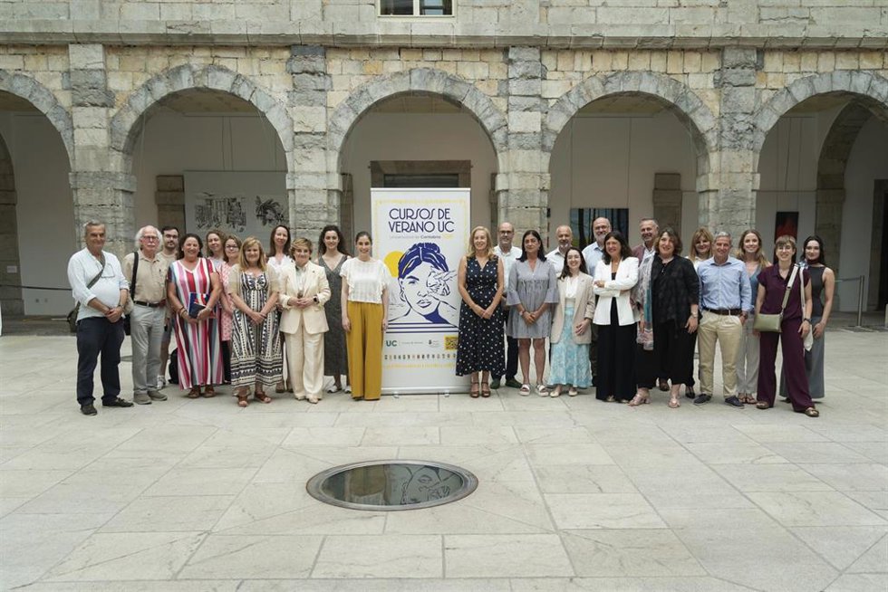 El Parlamento de Cantabria acoge el curso de verano de la UC " Las regiones ante la Europa 4.0"