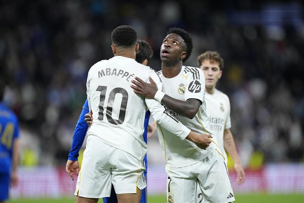 Archivo - Kylian Mbappé y Vinícius Junior