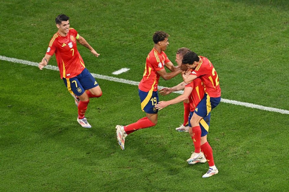 Archivo - Los jugadores de la selección española celebran el 2-1 ante Francia en las semifinales de la Eurocopa de 2024