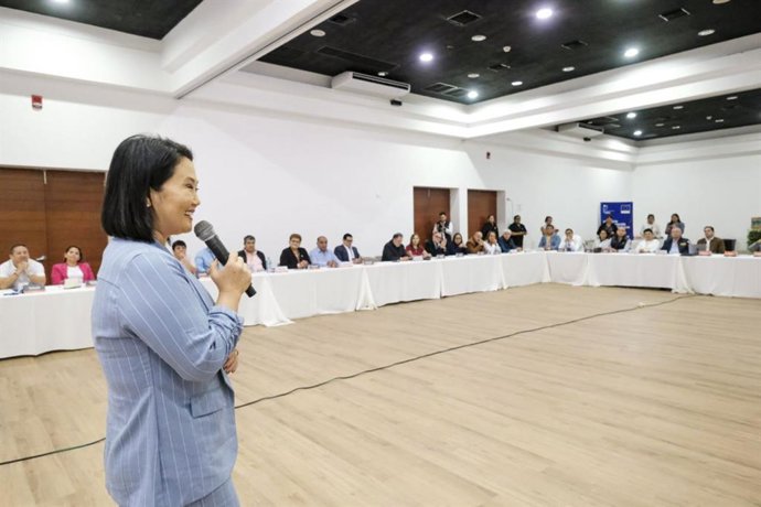 Perú.- Keiko Fujimori asiste a jornada de inducción de senadores y diputados de Fuerza Popular