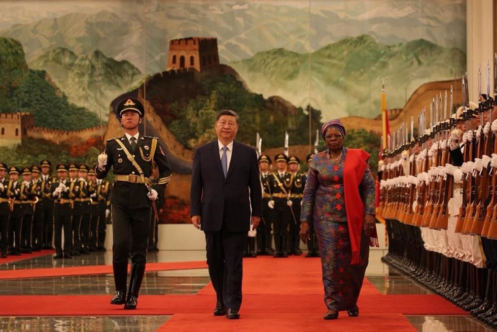 El presidente chino Xi Jinping y la presidenta de Namibia, Netumbo Nandi-Ndaitwah