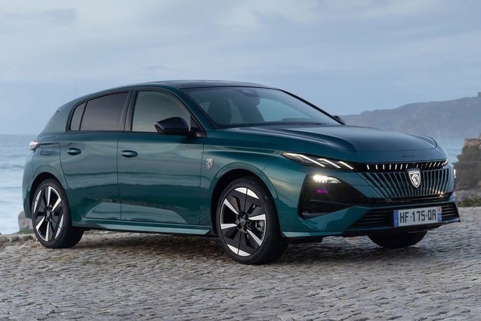Peugeot impulsa su ofensiva eléctrica con el E-308, un compacto de hasta 410 kilómetros de autonomía