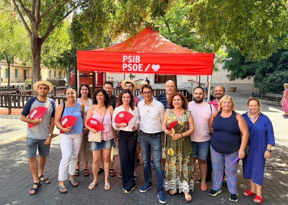 Campaña informativa del PSIB en las calles de Palma