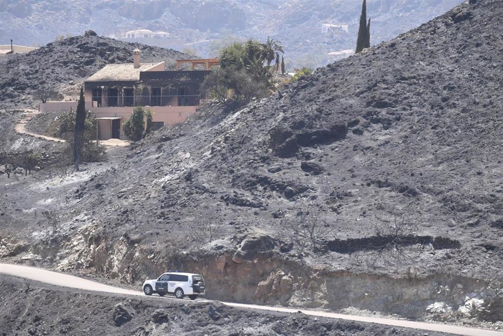 Una casa calcinada, en el incendio forestal, a 10 de julio de 2026, en Los Gallardos, Almería, Andalucía (España). 