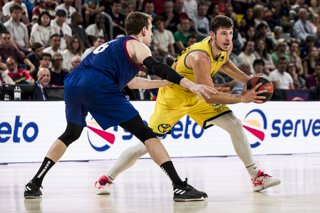 Archivo - Ethan Happ of Dreamland Gran Canaria in action during the ACB Liga Endesa, match played between FC Barcelona and Dreamland Gran Canaria at Palau Blaugrana on May 05, 2024 in Barcelona, Spain.