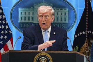 Archivo - April 6, 2026, %G: (NEW) Press Conference With US President Donald Trump at The White House. April 6, 2026, Washington DC, Maryland, USA: The United States President, Donald J. Trump held a press conference in James S. Brady Press Briefing Room 