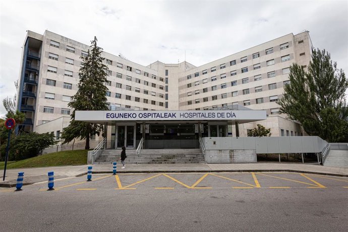 Archivo - Exterior del Hospital de Txagorritxu (Vitoria), 