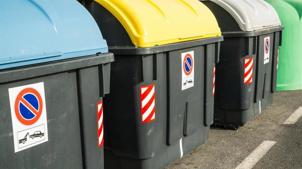 Archivo - Contenedores de basura