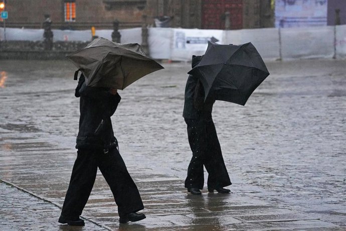 La Xunta activa para este sábado una alerta naranja por tormentas y lluvias en el noroeste e interior de A Coruña
