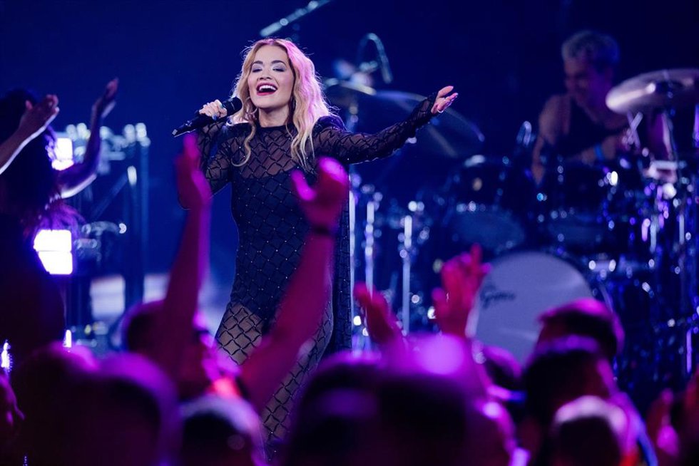 Archivo - 16 September 2023, North Rhine-Westphalia, Duesseldorf: British singer Rita Ora performs during the closing ceremony of the 6th Invictus Games at the Merkur Spiel Arena. Photo: Rolf Vennenbernd/dpa