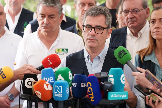 El ministro de Presidencia, Justicia y Relaciones con las Cortes, Félix Bolaños, atiende a los medios por segunda vez en Turre (Almería), por el incendio de Los Gallardos. A 11 de julio de 2026 en Almería (Andalucía, España).  Visita al Puesto de Mando Av