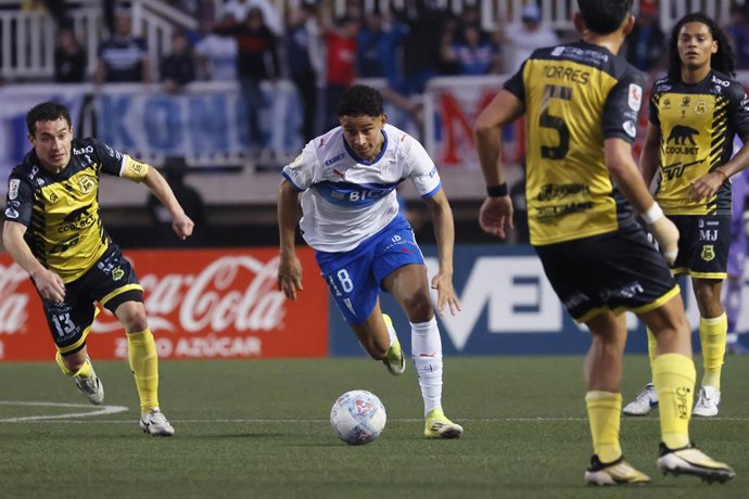 Futbol, San Luis vs Universidad Catolica Fecha 6, Copa Chile 2026. El jugador de Universidad Catolica, Juan Francisco Rossel, durante el partido de la Copa Chile contra San Luis realizado en el Estadio Lucio Farina, en Quillota, Chile. 6/7/2026 Sebastian