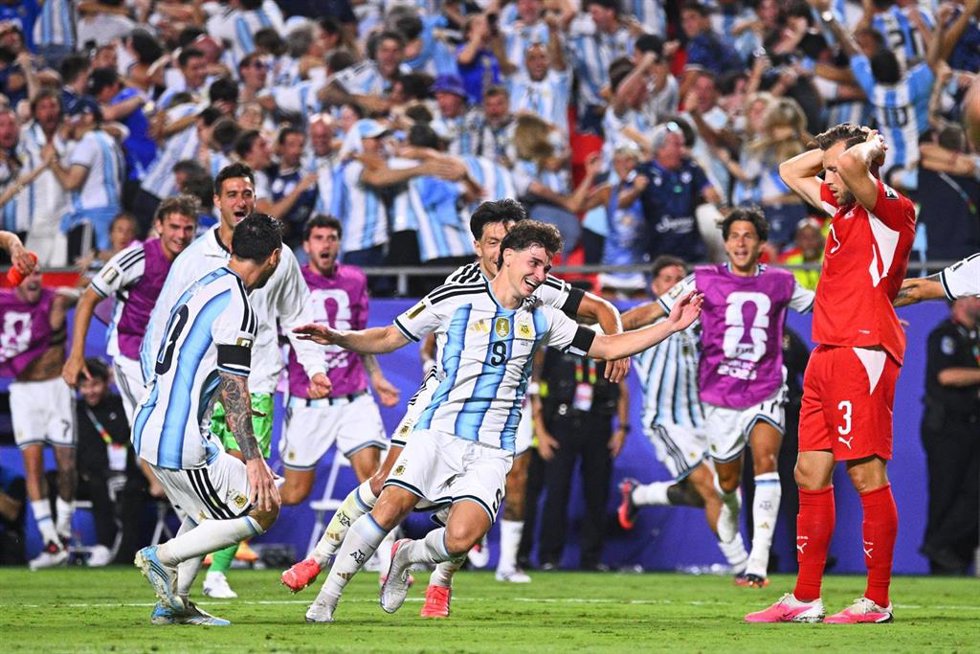 Julián Álvarez celebra el gol de Argentina que tumba a Suiza en la prórroga de los cuartos de final del Mundial 2026