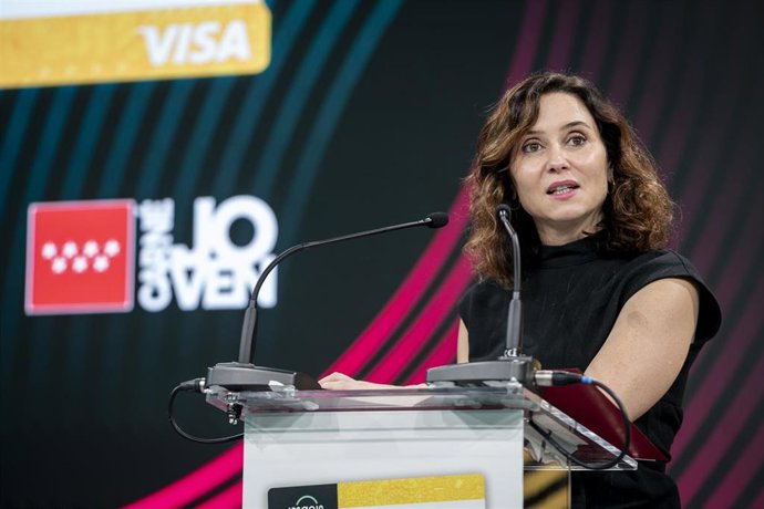 Archivo - La presidenta de la Comunidad de Madrid, Isabel Díaz Ayuso, interviene durante la renovación del convenio de colaboración del Carné Joven de la comunidad de Madrid, en CaixaBank All in One, a 23 de octubre de 2024, en Madrid (España). El Carnet 