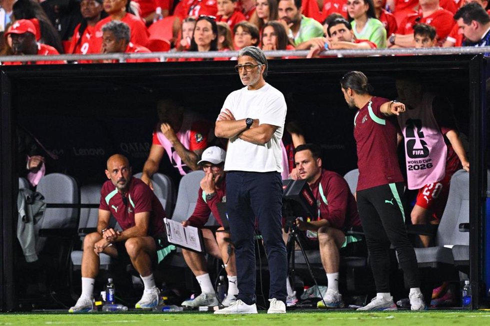 El seleccionador de Suiza, Murat Yakin, en el partido ante Argentina del Mundial 2026. 