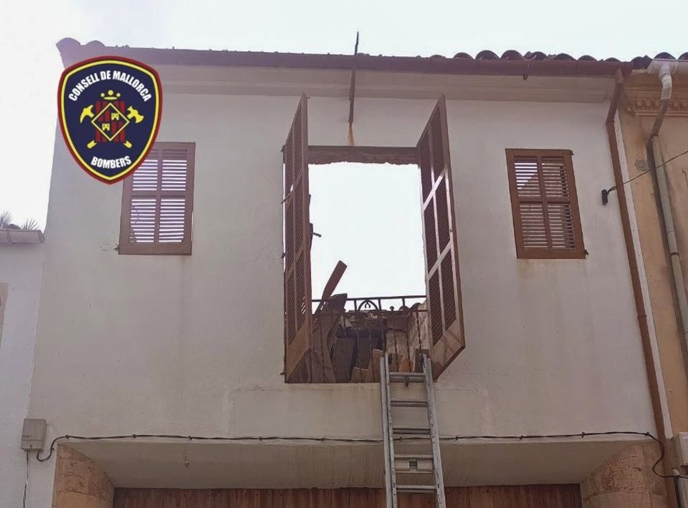 Cae el techo de una vivienda en Llucmajor