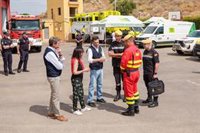 Moreno y Robles valoran la coordinación para estabilizar el incendio de Almería y acuerdan mantener a la UME