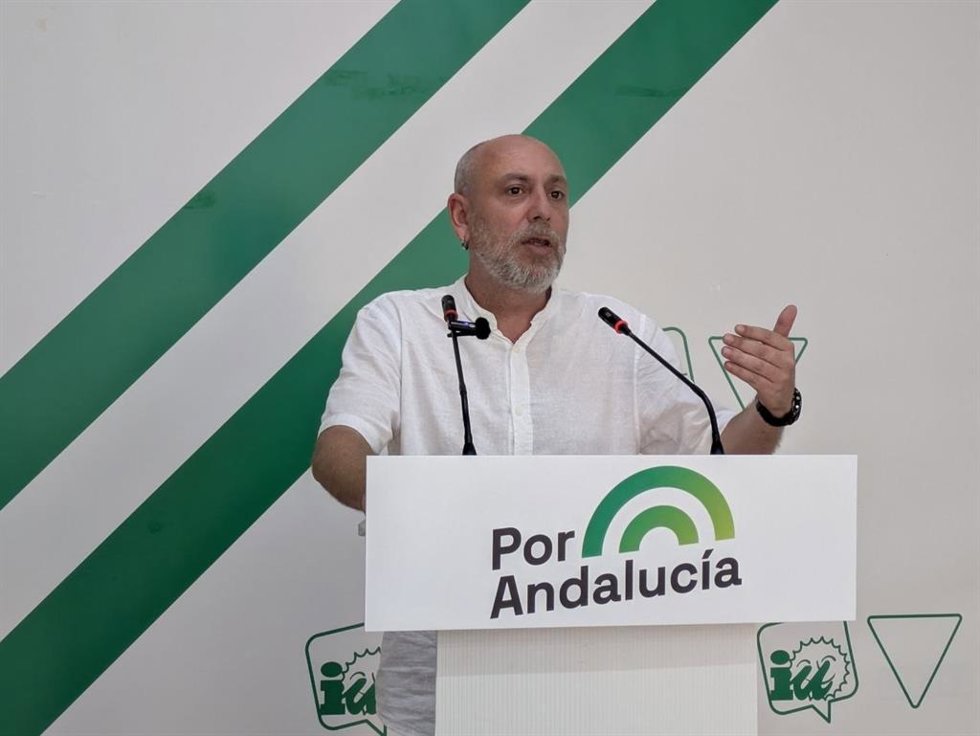 El parlamentario del grupo Por Andalucía Ernesto Alba.