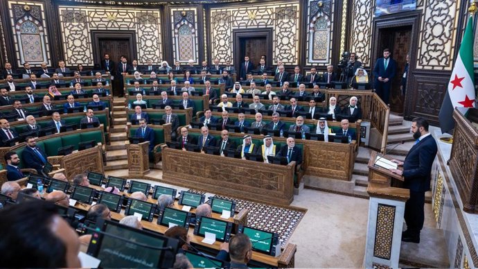 Ahmed al Shara preside la primera sesión del nuevo Parlamento sirio, a 12 de julio de 2026