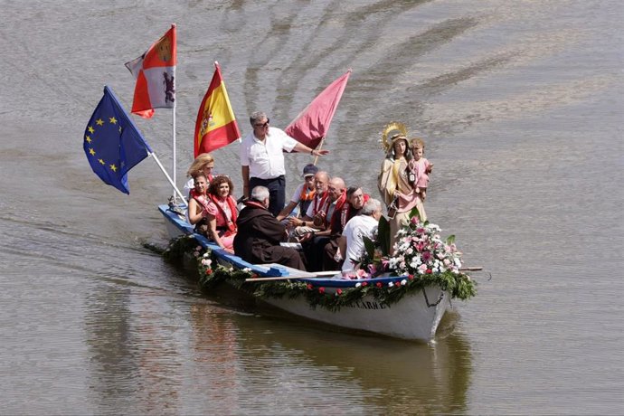 XVII Procesión Fluvial de la Virgen del Carmen de Valladolid.
