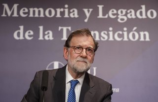 Archivo - Arxivo - L'ex-president del Govern, Mariano Rajoy, imparteix una conferència durant les Jornades Memòria i Llegat de la Transició, en la Fundació Bancaixa, a 8 de maig de 2024, a València, Comunitat Valenciana (Espanya).  
