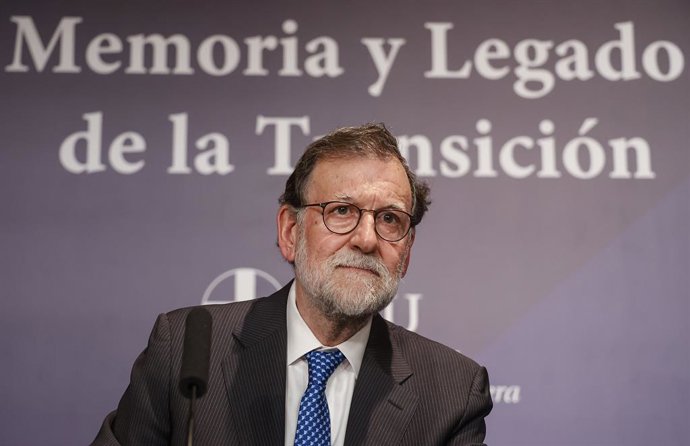 Archivo - Arxivo - L'ex-president del Govern, Mariano Rajoy, imparteix una conferència durant les Jornades Memòria i Llegat de la Transició, en la Fundació Bancaixa, a 8 de maig de 2024, a València, Comunitat Valenciana (Espanya).  
