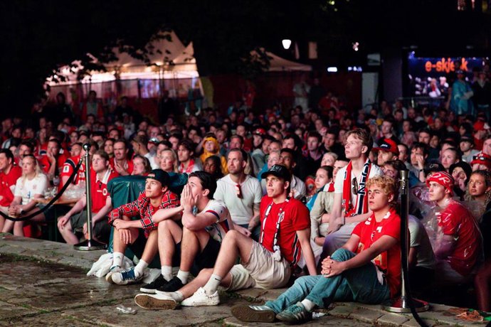 Aficionados noruego, durante los cuartos de final del Mundial 2026. 