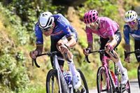 Van der Poel se impone en un exigente esprint bajo el sol abrasador en Ussel