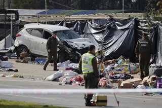 Vina del Mar, 12 de julio de 2026. Durante la mañana un Vehiculo a alta velocidad ingresa a feria Caupolican en la comuna de Vina del Mar dejando 6 fallecidos y 6 heridos  Sebastian Cisterna/Aton Chile