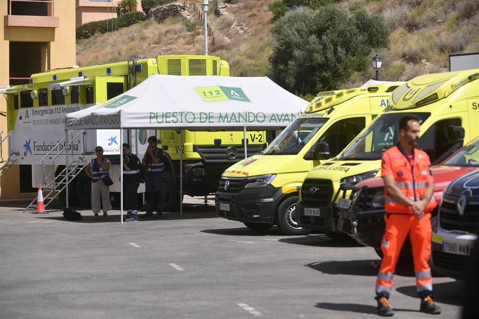 Puesto de mando avanzado desplegado por un incendio forestal, a 10 de julio de 2026, en Los Gallardos, Almería, Andalucía (España). 