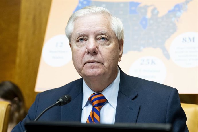 Archivo - Arquivo - 10 de março de 2026, Washington, Distrito de Columbia, EUA: O senador norte-americano LINDSEY GRAHAM (R-SC) discursando em uma audiência da Comissão de Orçamento do Senado sobre as cidades-santuário no Capitólio dos EUA, em Washington,