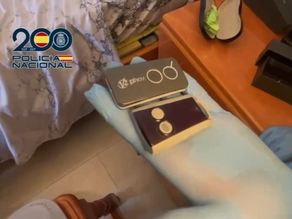 Efectos intervenidos durante el registro de la vivienda de los detenidos.