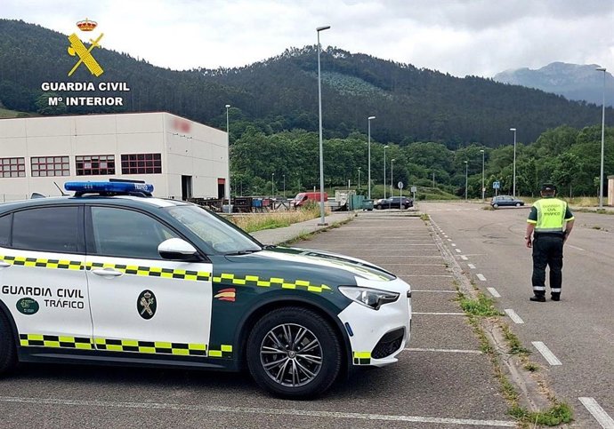 IMAGEN DE ARCHIVO DE AGENTES DE LA GUARDIA CIVIL DE SEVILLA