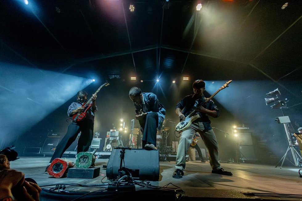 El grupo musical Arde Bogotá durante su actuación en el Mad Cool 2026