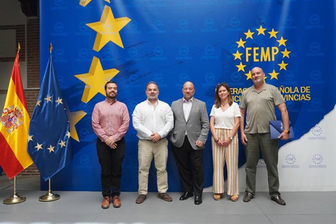 AET y FEMP compartirán datos para optimizar la movilidad urbana en España