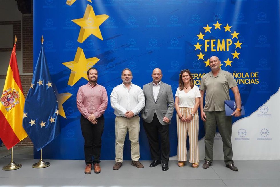 AET y FEMP compartirán datos para optimizar la movilidad urbana en España
