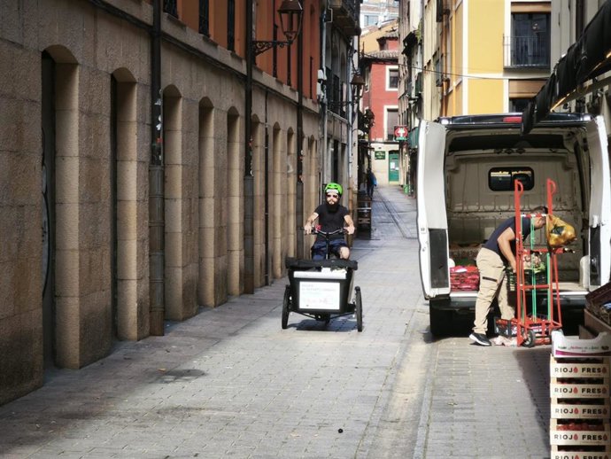El proyecto piloto de reparto de última milla en el comercio local de Logroño acumula 270 expediciones en dos meses