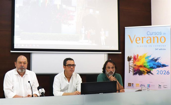 Presentación de la 19 edición del curso 'Arqueología de Campo' que ofrece la Pablo de Olavide en Carmona (Sevilla).