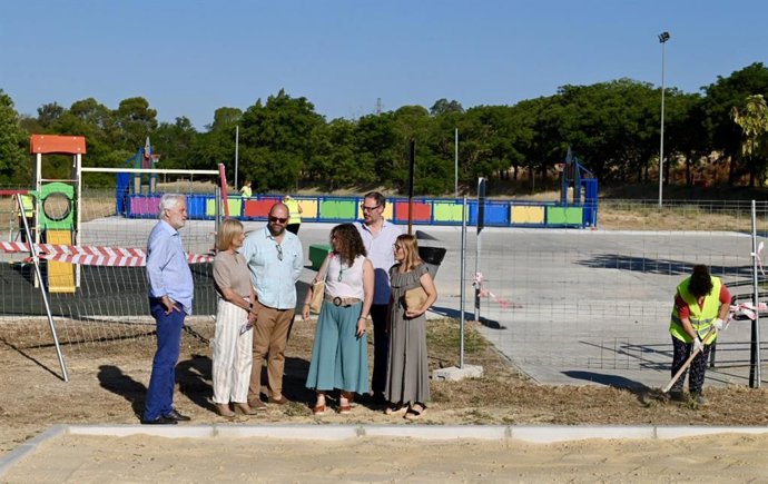La alcaldesa de Jerez, María José García-Pelayo, en La Corta.