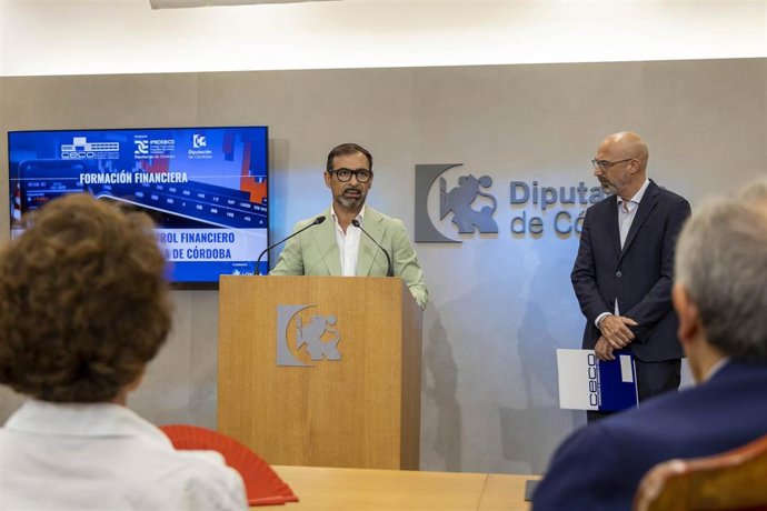Félix Romero en la presentación del programa para fortalecer el control financiero de pymes de la provincia.