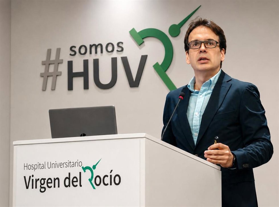 El jefe de Electromedicina del Hospital Virgen del Rocío y presidente de la Sociedad Española de Electromedicina e Ingeniería Clínica (SEEIC), José Domingo Sanmartín