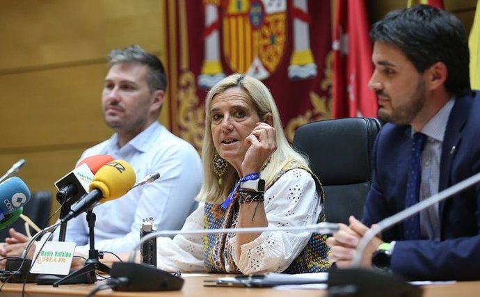 Archivo - La alcaldesa de Collado Villalba, Mariola Vargas, presenta la reforma fiscal que el Ayuntamiento llevará al Pleno de junio.
