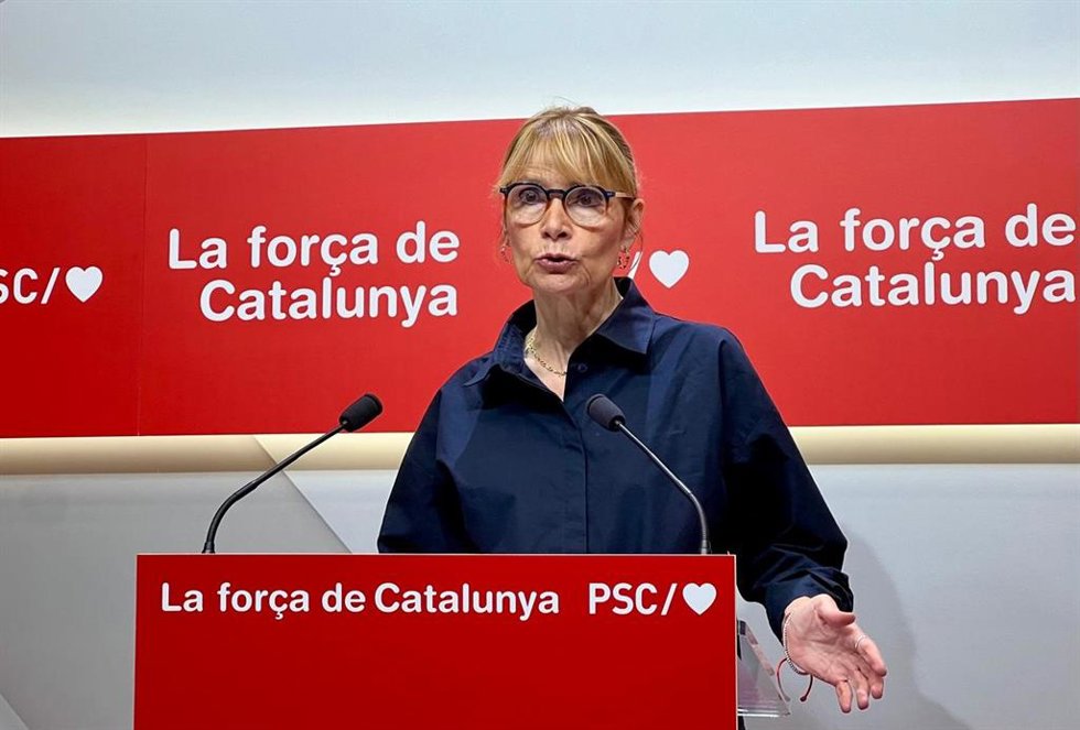 Lluïsa Moret en la rueda de prensa