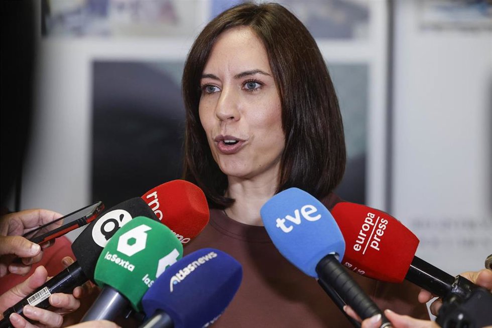 La ministra de Ciencia, Innovación y Universidades, Diana Morant, atiende a los medios durante el acto de entrega de las acreditaciones Severo Ochoa y María de Maeztu