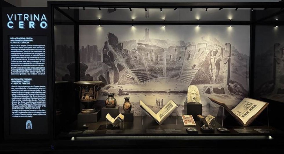 La muestra se inaugura coincidiendo con la conmemoración del 130º aniversario de la declaración del teatro romano de Sagunto (Valencia) como Monumento Nacional.