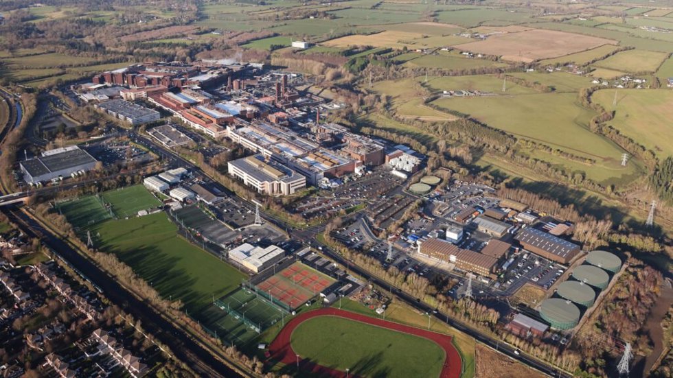 Archivo - Foto aérea del campus de Leixlip (Irlanda) de Intel.