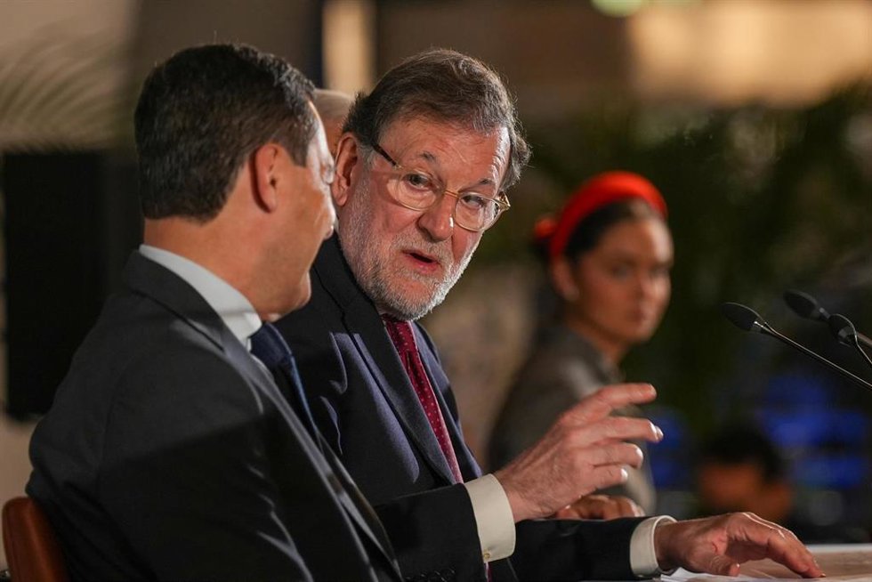 Archivo - El expresidente del Gobierno Mariano Rajoy  durante la presentación del libro "El arte de gobernar". A 14 de enero de 2025 en Sevilla, Andalucía (España). 